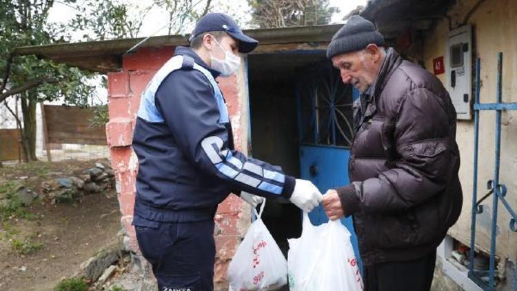 Sultangazi Belediyesi, 65 yaş ve üstü komşularına sıcak yemek dağıtıyor