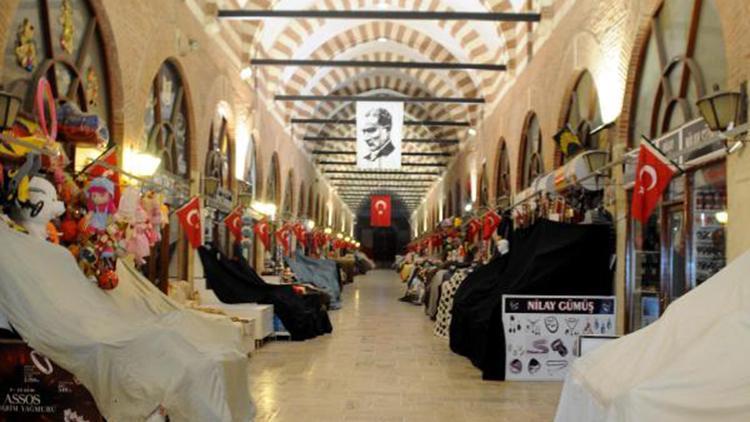 Edirnede tarihi çarşılar, koronavirüs tedbirleri kapsamında kapatıldı