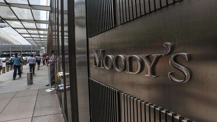 Moody’s Kovid-19 nedeniyle küresel büyüme tahminini düşürdü