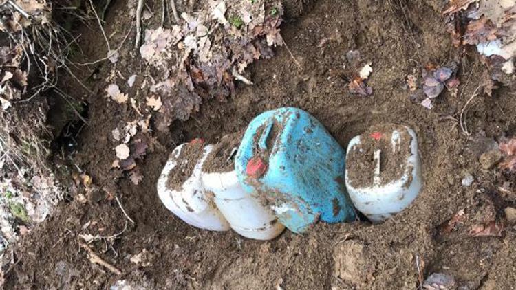 Bitliste PKKlıların toprağa gömdüğü yaşam malzemeleri bulundu