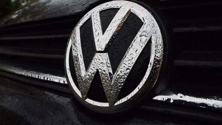 Volkswagen, Alman fabrikalarında üretimin askıda kalma sürecini uzattı