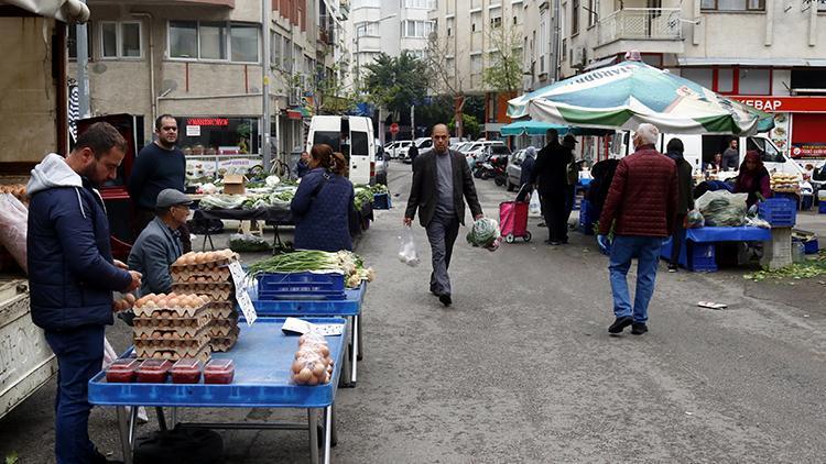 Pazarlarda bazı tezgahlar kapalı kaldı