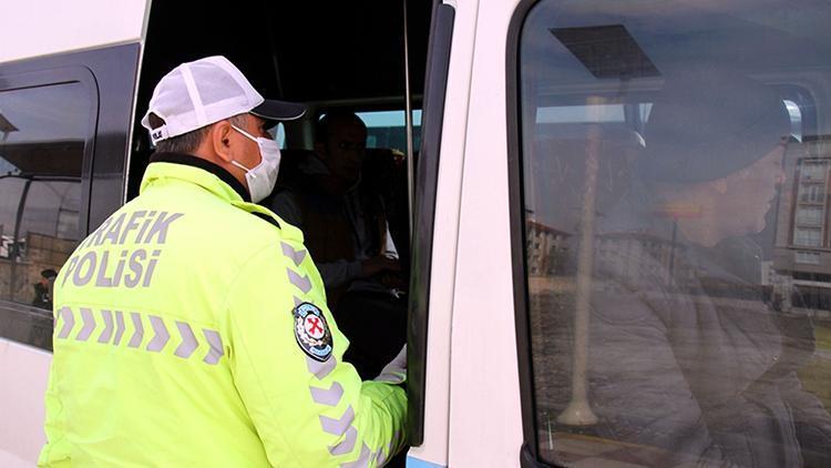 Vanda koronavirüs tedbirlerine uymayan 30 sürücüye ceza kesildi