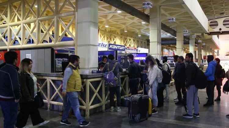 İstanbul Valisi Yerlikaya: Saat 17.00 itibariyle otobüsle şehir dışına çıkışlar durduruldu Otogara gidenler fiyatları görünce şoka uğradı