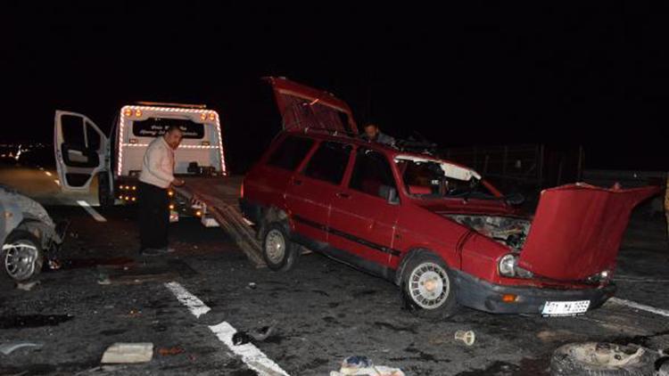 Konyada iki otomobil çarpıştı: 1 ölü, 3 yaralı