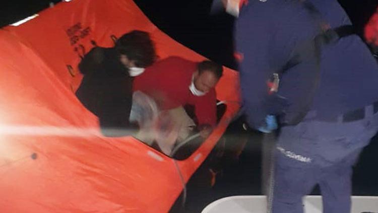 Muğlada Türk kara sularına dönmeye zorlanan 18 sığınmacı kurtarıldı