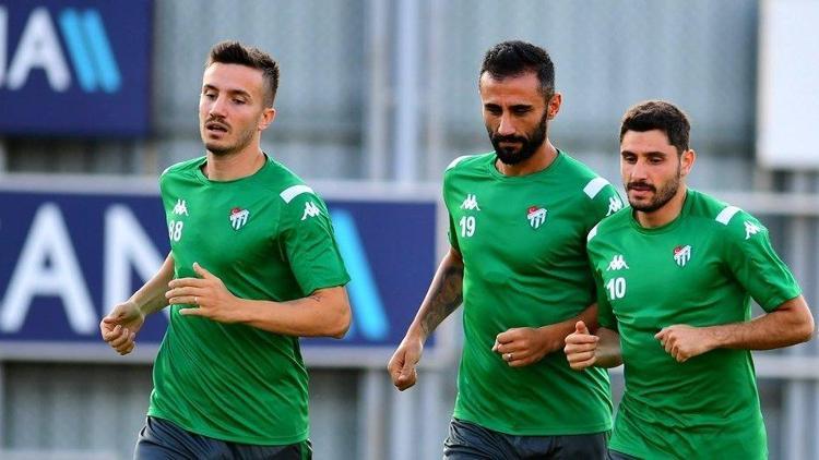 Bursaspor’da 7 oyuncunun geleceği belirsiz Corona virüs sonrası...