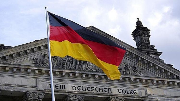 Almanyanın kamu borcu son 18 yıldır ilk defa Maastricht kriterlerini yakaladı