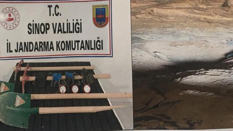 Sinopta izinsiz kazı operasyonunda 5 kişiye suçüstü