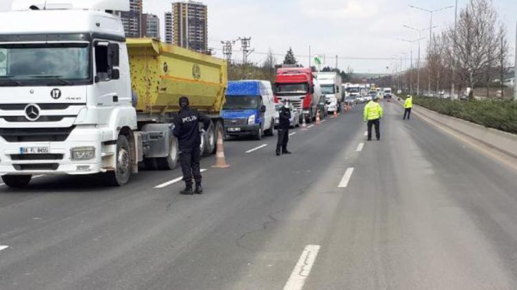 Ankarada virüs denetiminde trafikte yoğunluk oluştu