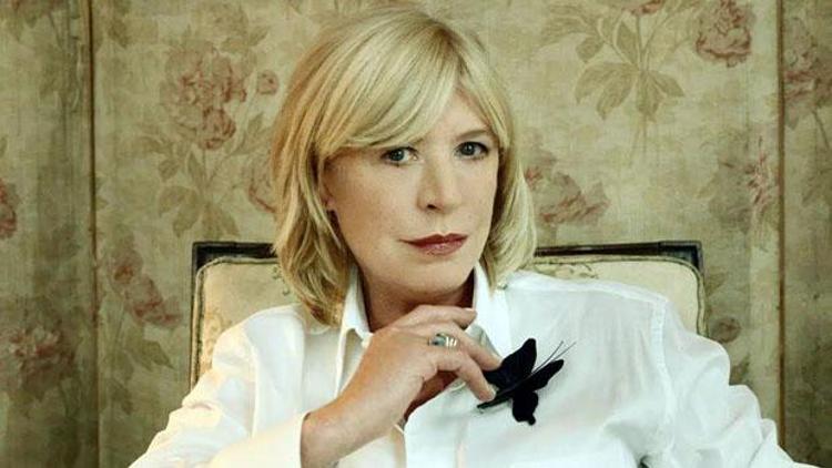 Ünlü sanatçı Marianne Faithfull corona virüse yakalandı