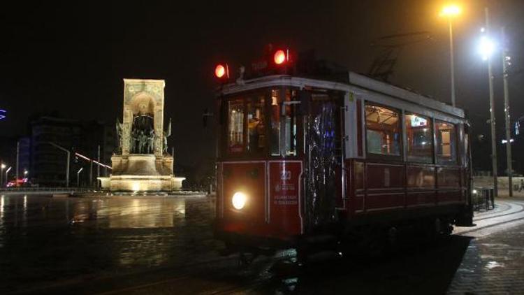 Nostaljik tramvay son seferini yaptı