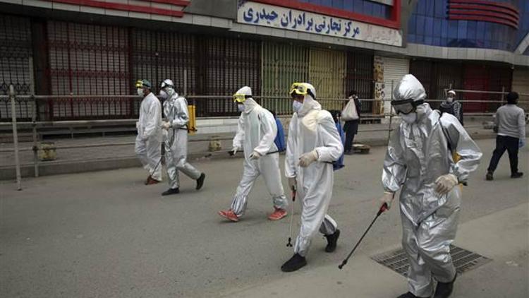 İranda Corona Virüse iyi geliyor diye içtikleri sahte içkiden ölenlerin sayısı 339a yükseldi
