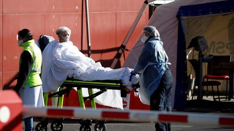 Son dakika haberi: Fransada corona virüsten bir günde 833 kişi öldü