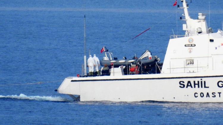 Yunan askeri, göçmenleri yakıtını alarak deniz ortasında bıraktı