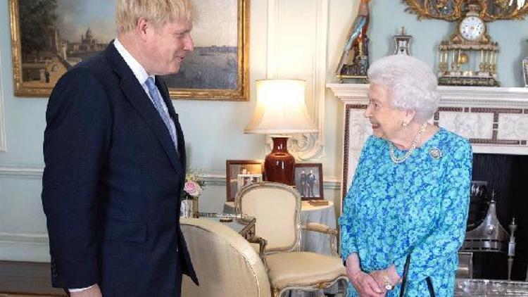 Kraliçe Elizabethten Boris Johnson mesajı