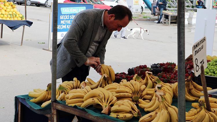 Görüntülendiğini anlayınca maskesini takıp, çilek yemek için çıkardım dedi