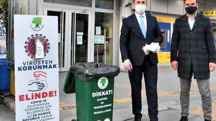 Mamakta, maske ve eldiven için atık kutusu