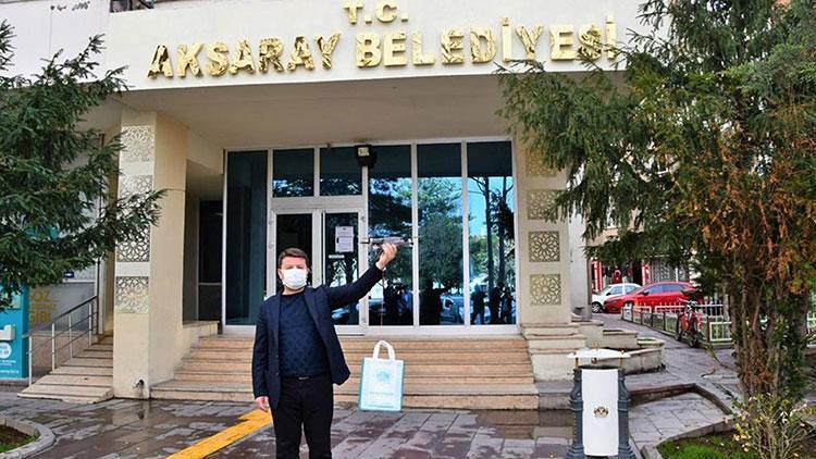 Aksaray Belediyesi, 65 yaş üstü kişilere drone ile maske dağıttı