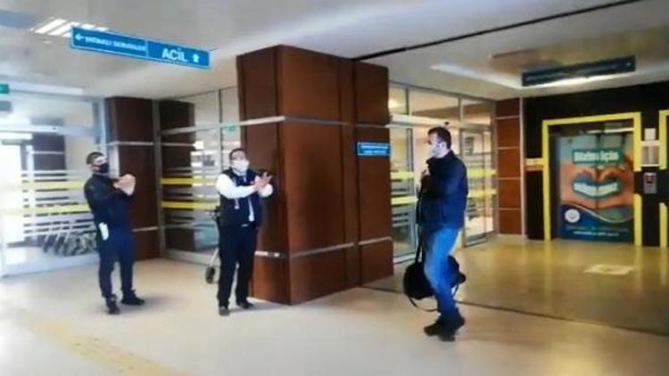 Edirnede koronavirüsü yenen güvenlik görevlisi, alkışlarla taburcu oldu