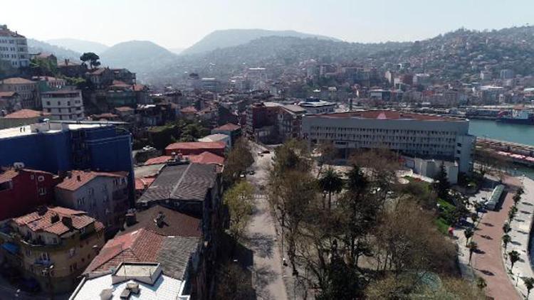 Zonguldakta 1,5 metre yasağına uymayan 23 kişiye 51 bin lira ceza