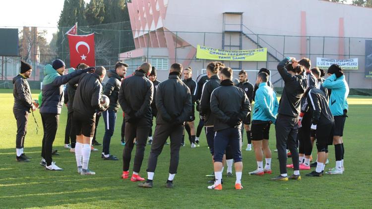 Menemenspor gelecek hafta sahaya iniyor