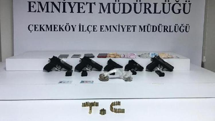 Çekmeköyde uyuşturucu operasyonu; 2 gözaltı