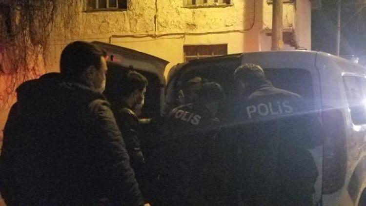 Polis ve itfaiyeye saldıran 3 kişiye sosyal mesafeyi ihlalden para cezası