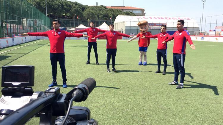 Altınordu’dan minik futbolculara videolu antrenman