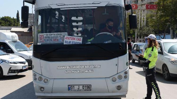 Yasağın ardından ilk gün sokağa çıkanlara sosyal mesafe uyarısı