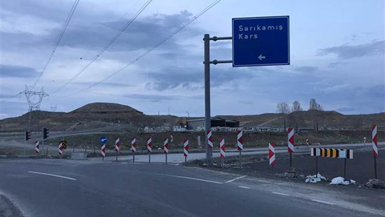 Horasan-Karakurt-Kağızman yolu trafiğe kapatıldı