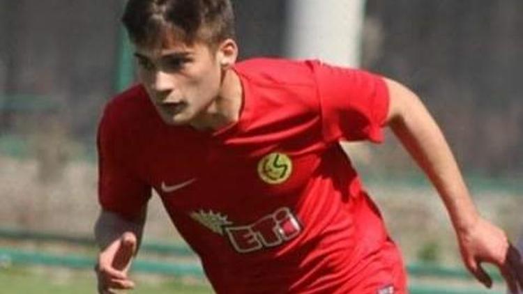 Son Dakika: Eskişehirsporun 20 yaşındaki futbolcusu Kaan Öztürk hayatını kaybetti