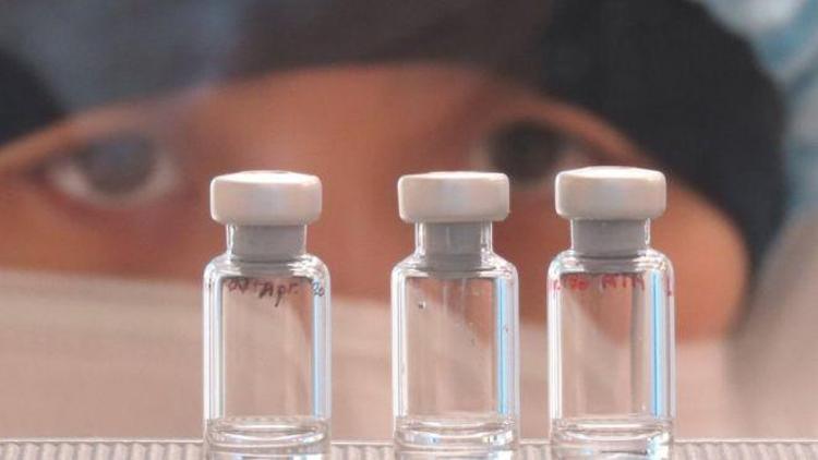Oxford Üniversitesi, virüse karşı aşıyı insanlar üzerinde denemeye başlıyor