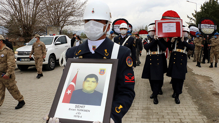 Vurulduktan 21 yıl sonra hayatını kaybeden er, şehit sayıldı