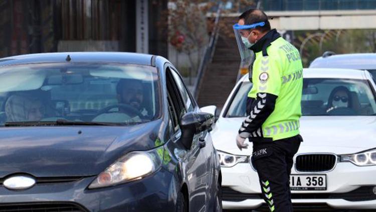 Ankarada, yasağın ilk günü cadde ve sokaklar bomboş