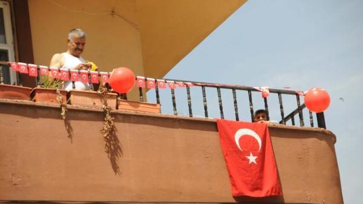 Akçakale Kaymakamı, şehit ve gazi çocuklarını unutmadı