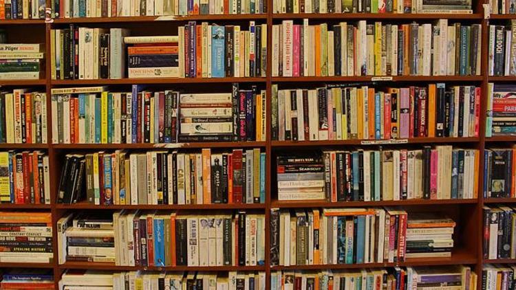 Evdeki kitaplıkta bulunması gereken en iyi 10 kitap hangisi