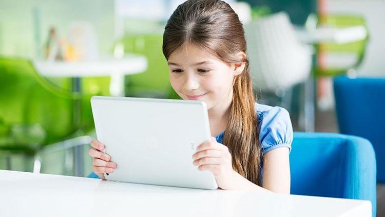 Çocuğunuzun gözlerini dijital ekranın zararlarından koruyacak öneriler