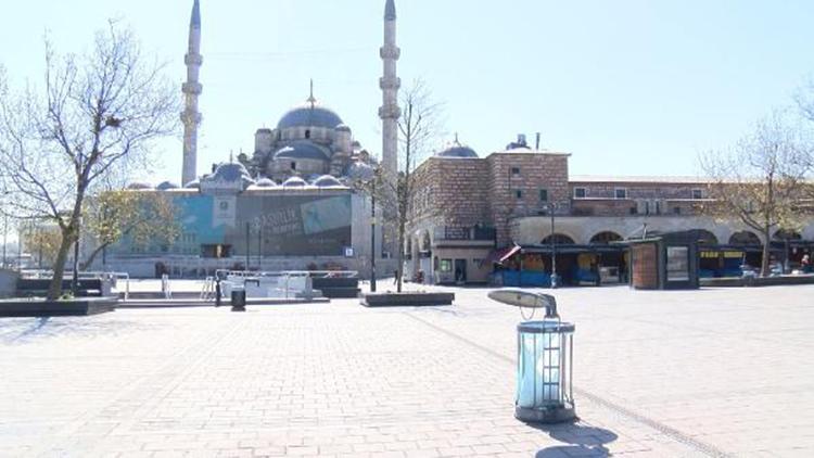 Sultanahmet ve Eminönü Meydanları boş kaldı