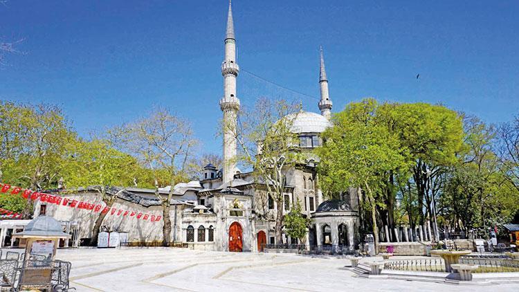 Eyüp Sultan’da hüzünlü Ramazan