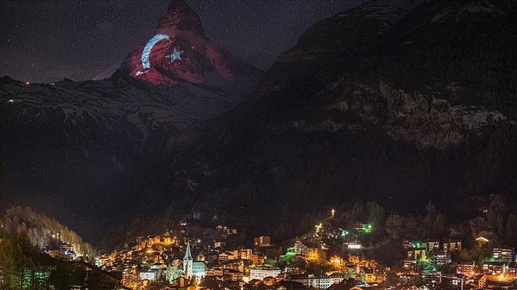 Türk bayrağı İsviçre Alplerinin zirvesinde