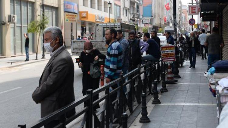 Adana sokaklarında, 4 günlük yasak sonrası hareketlilik