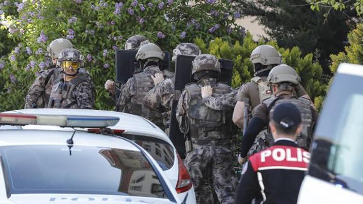 Ankarada 2 çocuğunu silahla rehin alan baba tutuklandı