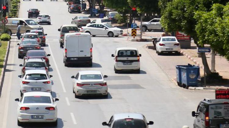 Antalyada 4 günün sonunda cadde ve sokaklar doldu