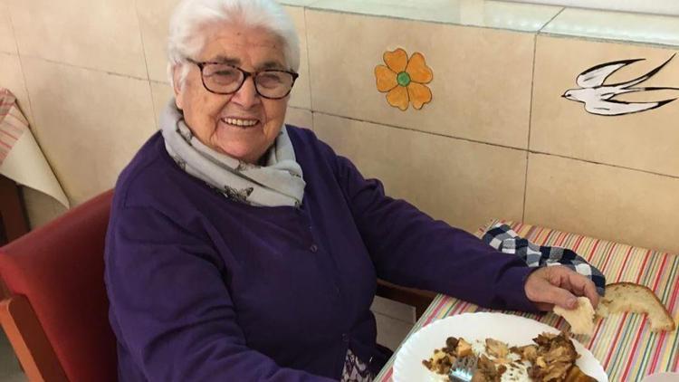 Cesc Fabregasın 95 yaşındaki büyük büyükannesi koronavirüsü yendi