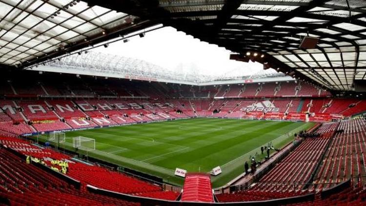 Manchester United, Old Trafforda ayakta seyirci alacak