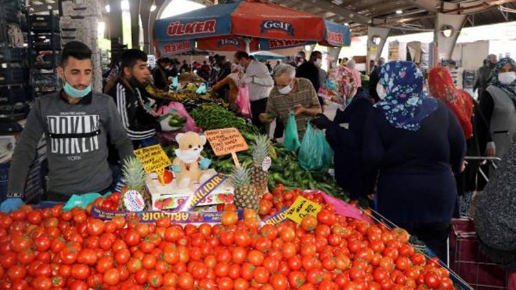 Gaziantepte, yasak öncesi pazarlarda yoğunluk