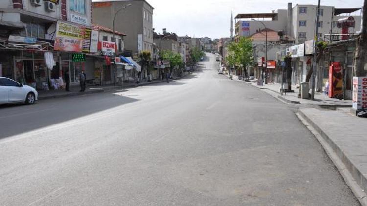 Besni’de bir cadde ve pazar kapatıldı