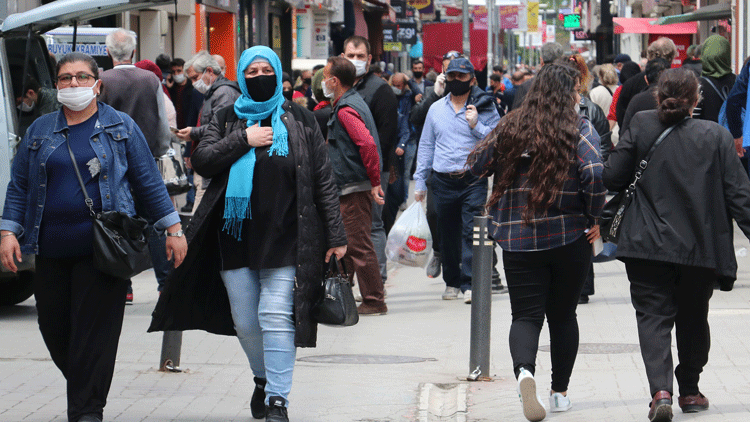 Samsunda, yasak sonrası alışveriş yoğunluğu