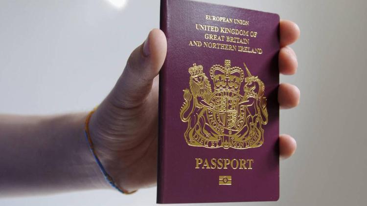 İngiltere, koronavirüs pasaportu için düğmeye bastı